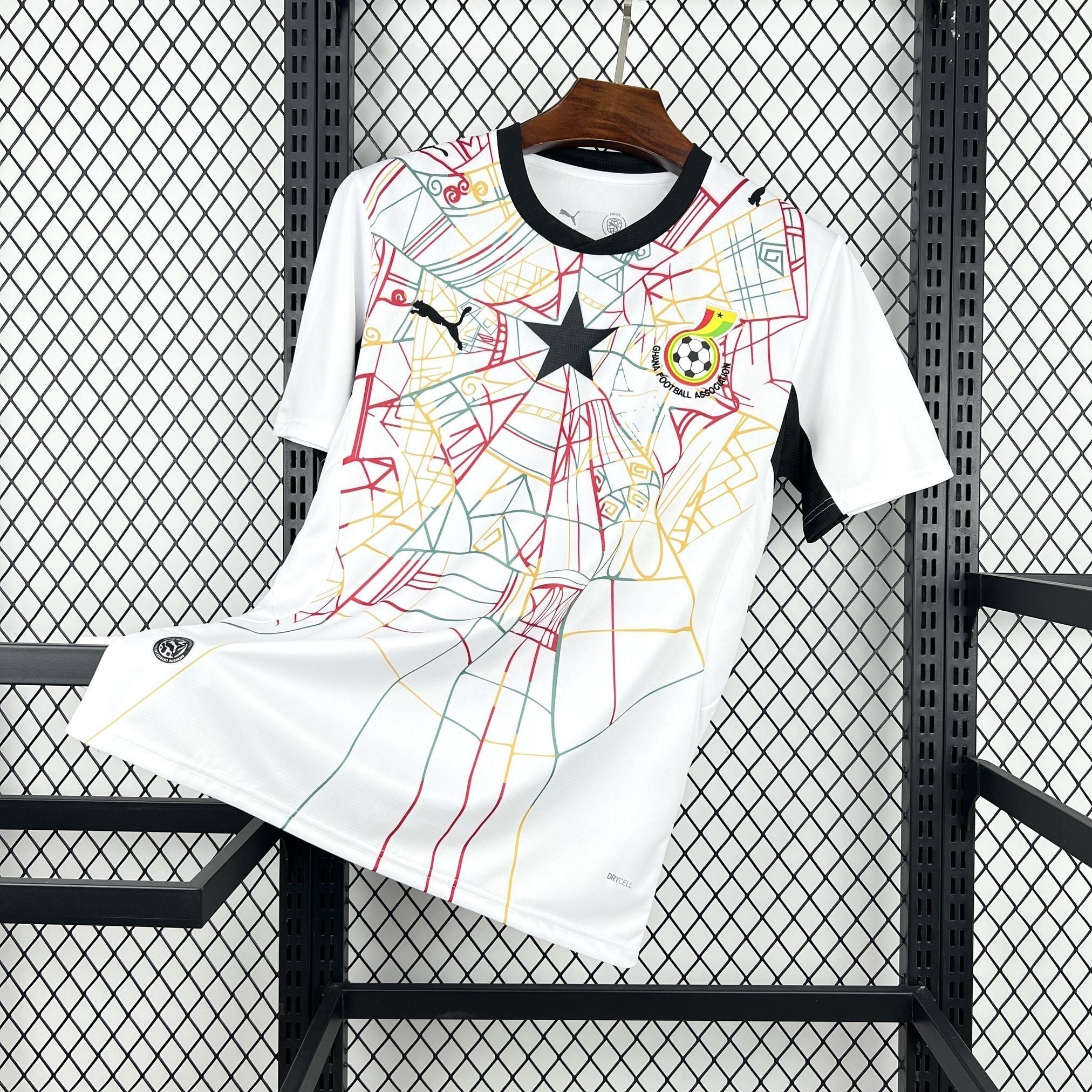 Maillot domicile Ghana 25/26 de Le 12 -ème Maillot, maillot de football avec logo et design aux couleurs du Ghana.