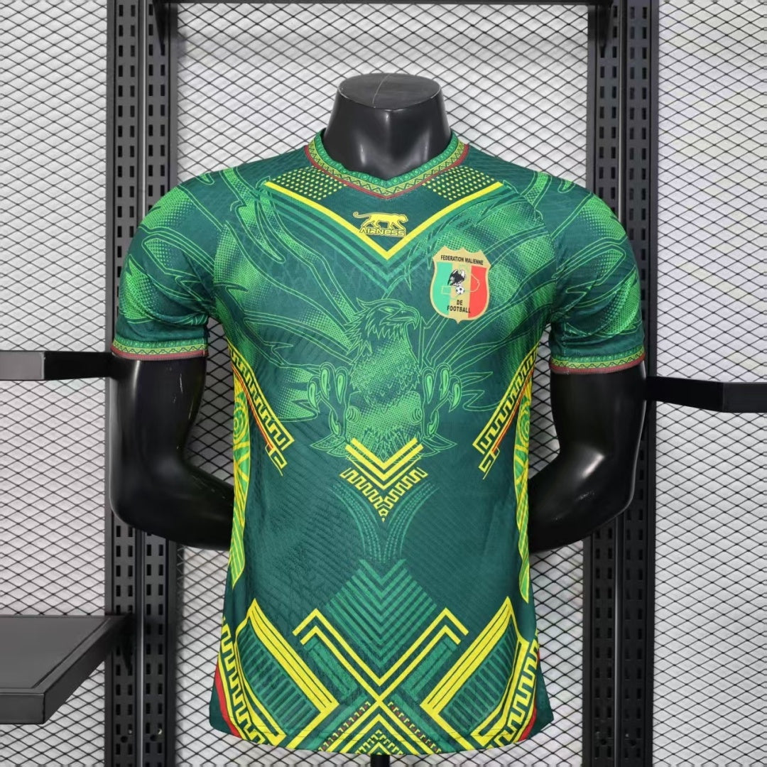 Maillot Mali vert pour joueur 25/26 de la marque Le 12 -ème Maillot, vue de face avec logo et détails du design.