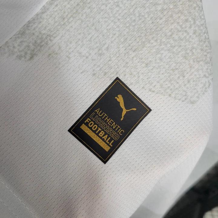Maillot domicile Olympique de Marseille 2023 2024 de la marque Le 12 -ème Maillot, vue de face avec logo et détails du maillot.