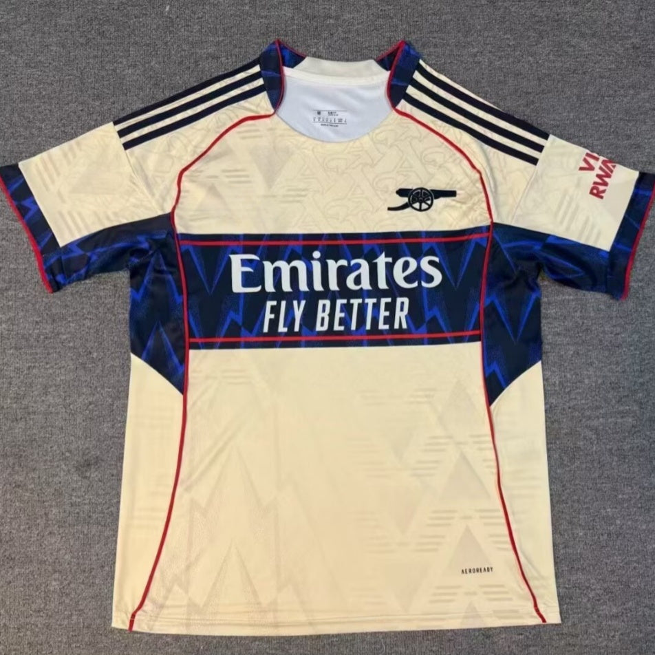 Maillot de football Arsenal 2024/2025 Le 12 -ème Maillot, maillot officiel avec logo et détails du club sur le devant.
