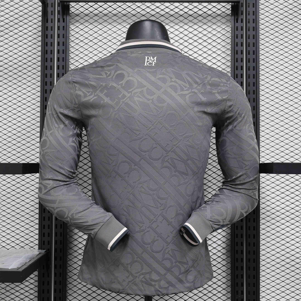 Maillot manches longues Real Madrid 2024-25 Le 12 -ème Maillot, maillot de football avec logo et détails du club blanc
