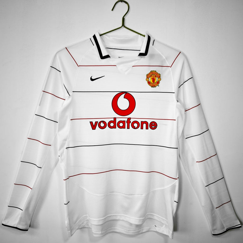 Maillot extérieur rétro Manchester United 2003-2004 à manches longues, marque Le 12 -ème Maillot, vue de face.