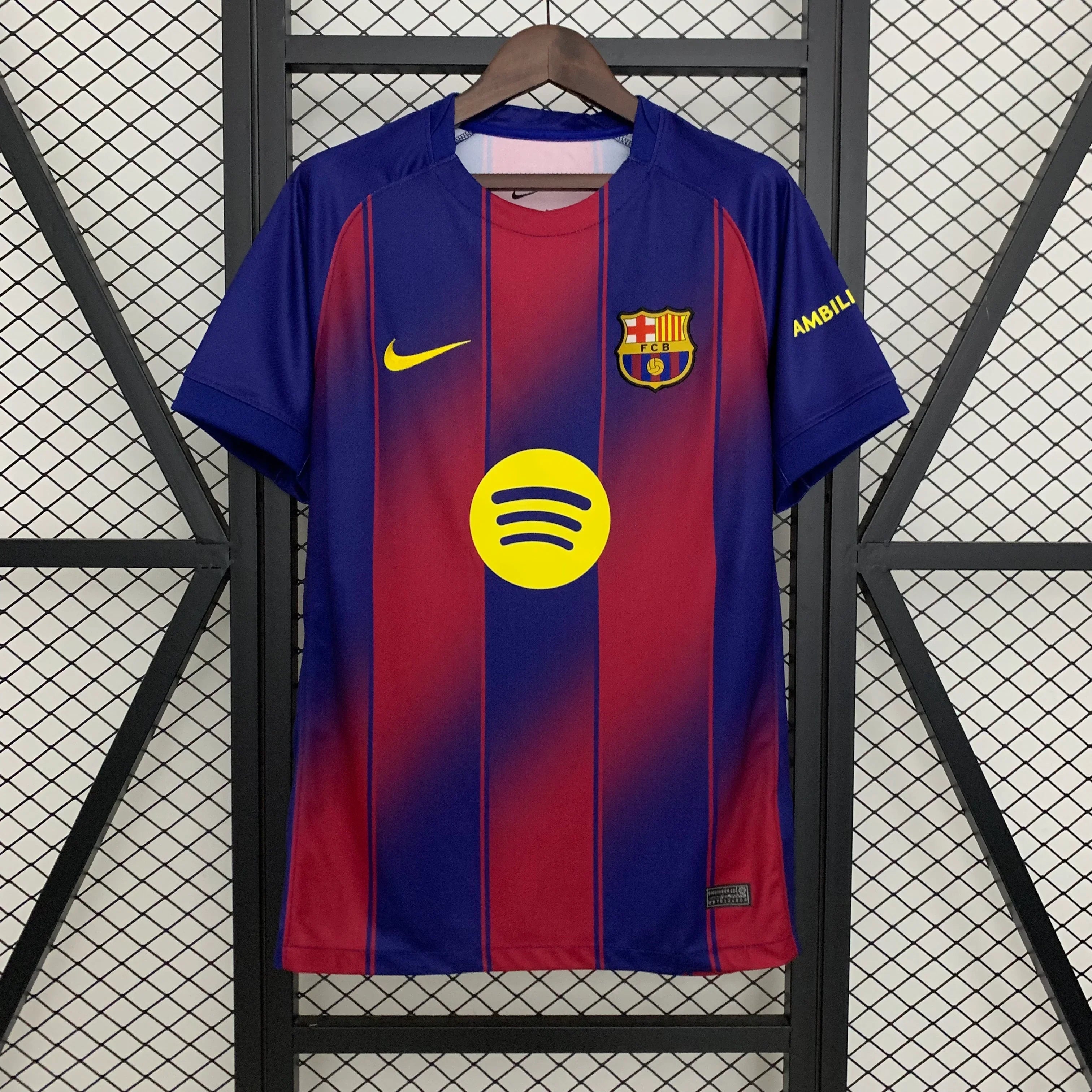 Maillot domicile FC Barcelone 2025/26 Le 12 -ème Maillot, maillot de football avec logo du club et design officiel.