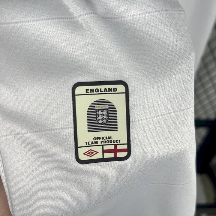 Maillot de football Angleterre 2004 rétro de la marque Le 12-ème, vue de face avec détails du design.