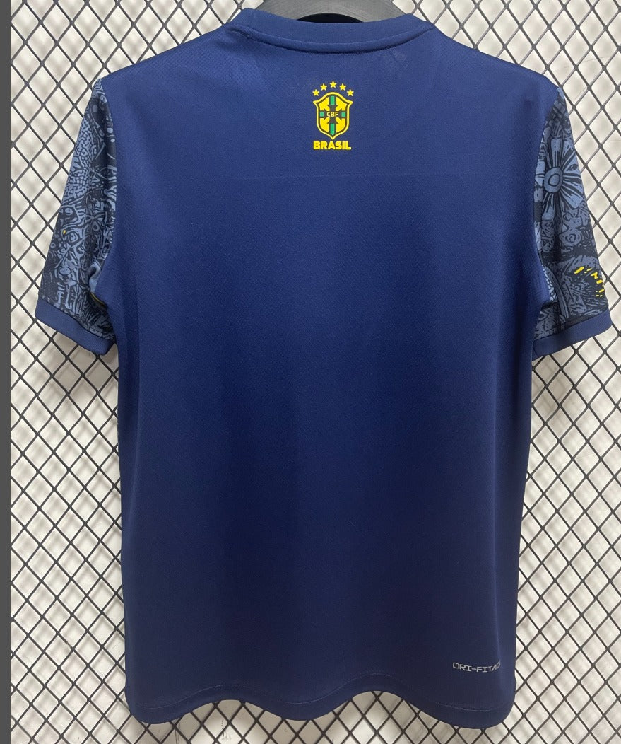 Maillot 24/25 Brésil Bleu Le 12 -ème Maillot, vue de face avec détails du design du maillot de football brésilien.
