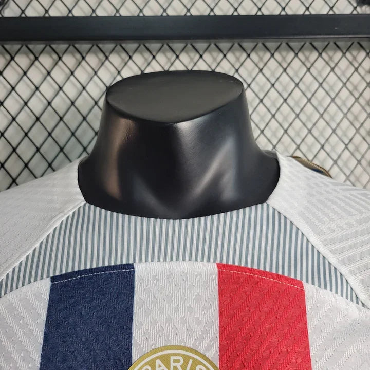 Maillot Le 12 -ème Maillot Paris 2023-2024 Concept, maillot de football avec design moderne et logo de l'équipe Paris.