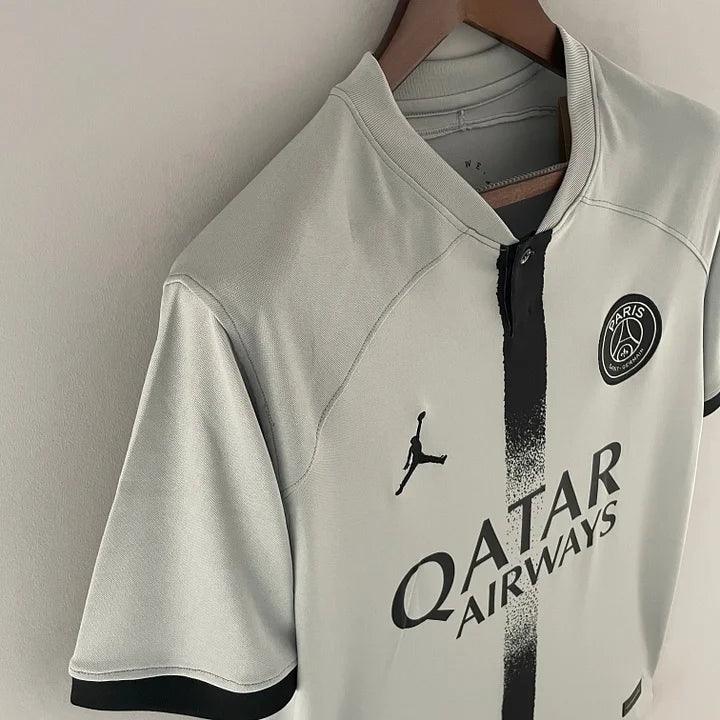 Maillot extérieur Paris 2022/23 de Le 12 -ème Maillot, vue frontale avec logo et détails du design.