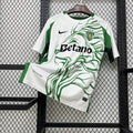 Maillot sportif Le 12 -ème Maillot 2025-26, design élégant avec logo et détails de l'équipe, vue de face.
