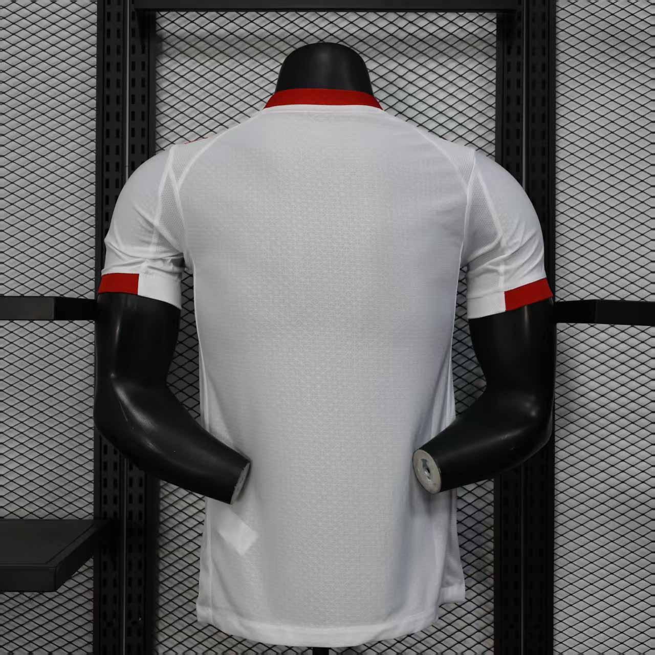 Maillot de football Leipzig 2025-26, marque Le 12 -ème Maillot, vue du devant avec logos et design sportif.