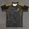 Maillot de football Mexique 25/26 en noir Le 12 -ème Maillot, tissu léger avec logo et détails de l'équipe nationale.