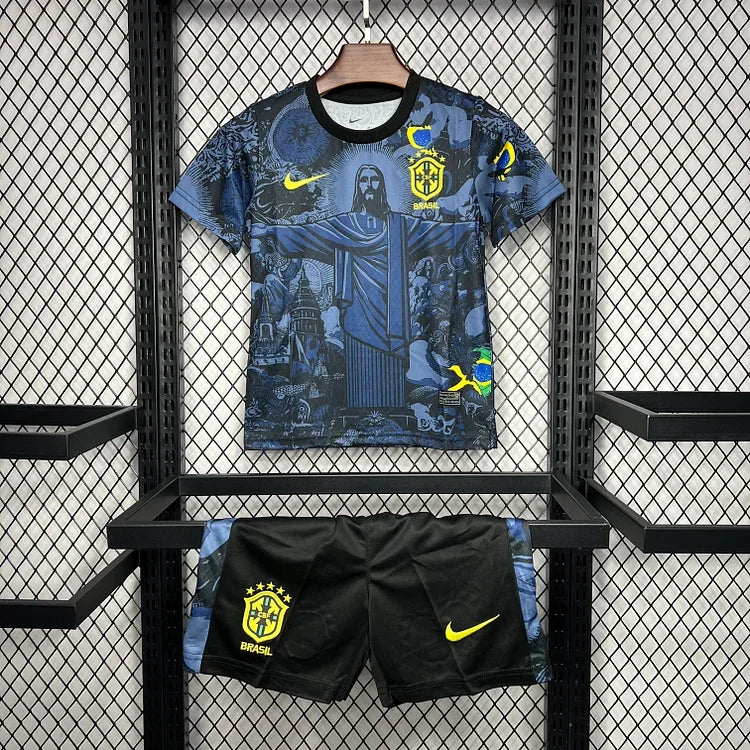 Kit enfant Brésil 2024-2025 Le 12 -ème Maillot, maillot junior avec logo du Brésil et détails colorés.