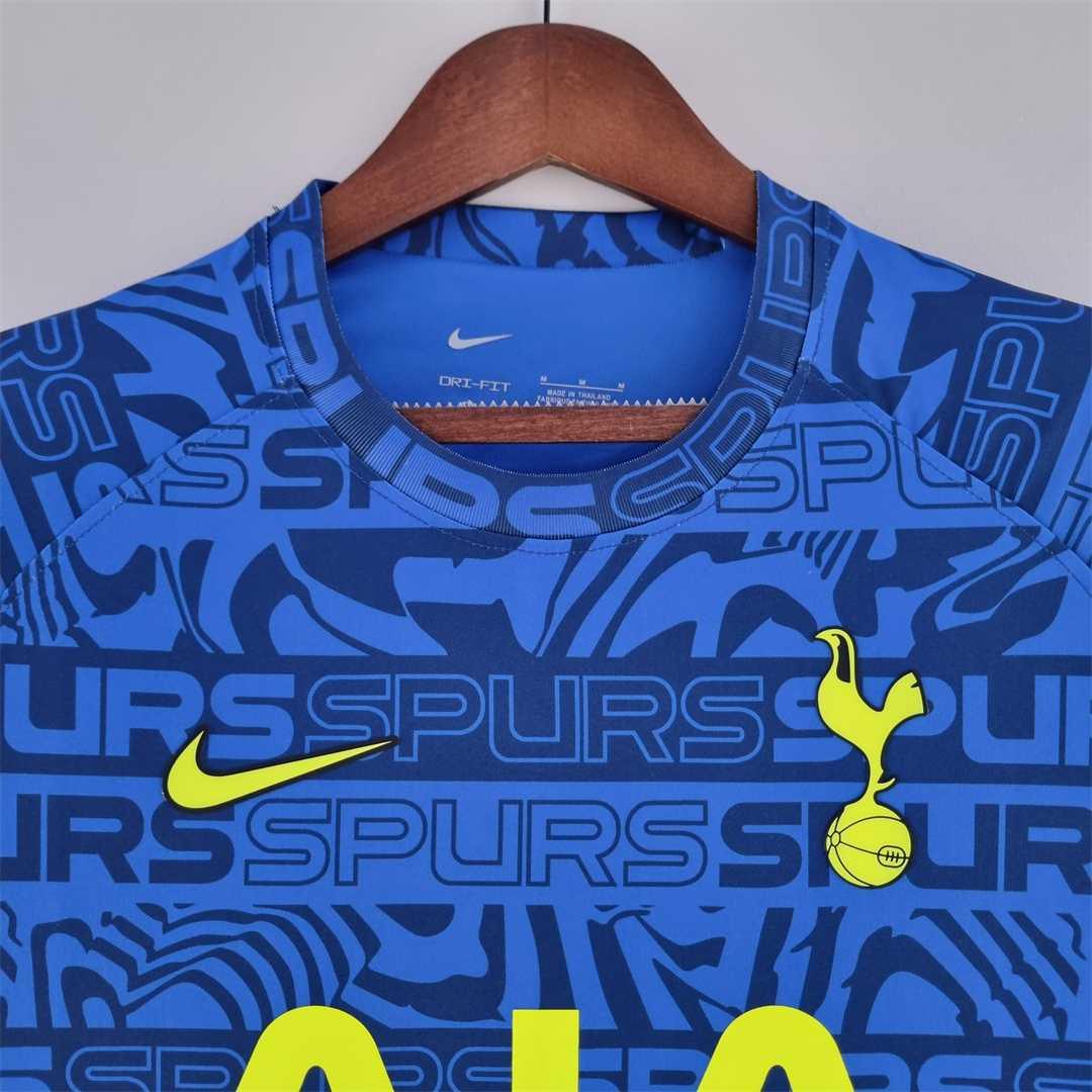 Maillot de football Tottenham concept 2022-23, fabriqué par Le 12 -ème Maillot, vue de face avec logo et design unique.