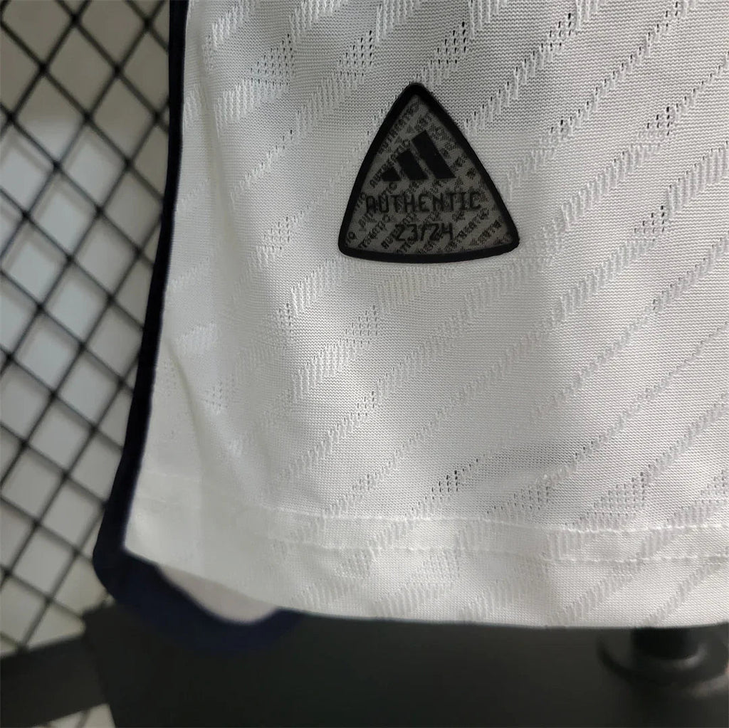 Maillot à manches longues 23-24 Real Madrid Le 12-ème Maillot, maillot de football officiel avec logo et design du club.