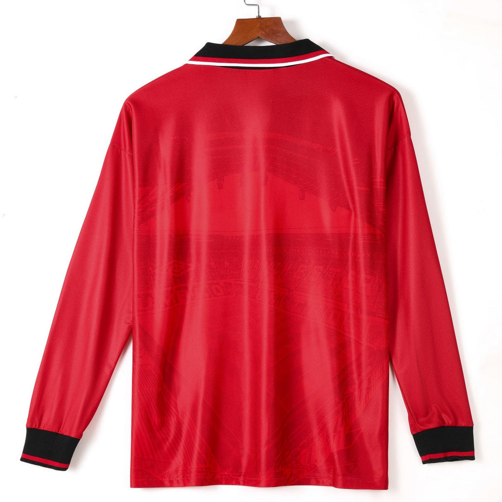 Maillot domicile rétro Manchester United 1994-1996 à manches longues, marque Le 12 -ème Maillot, devant avec logo et détails classiques