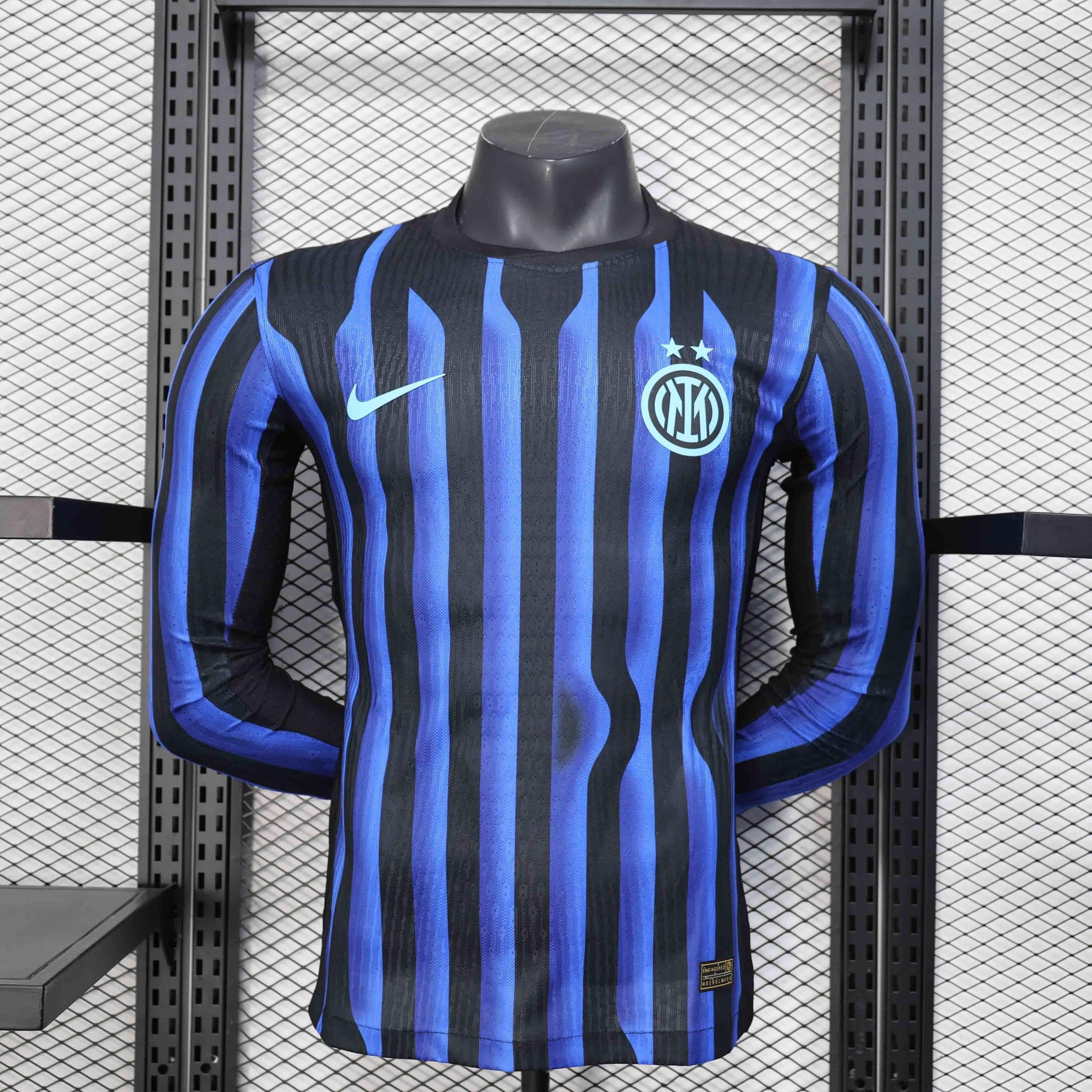 Maillot à manches longues de l'Inter Milan 2025-26, fabriqué par Le 12 -ème Maillot, avec logo et design officiel.
