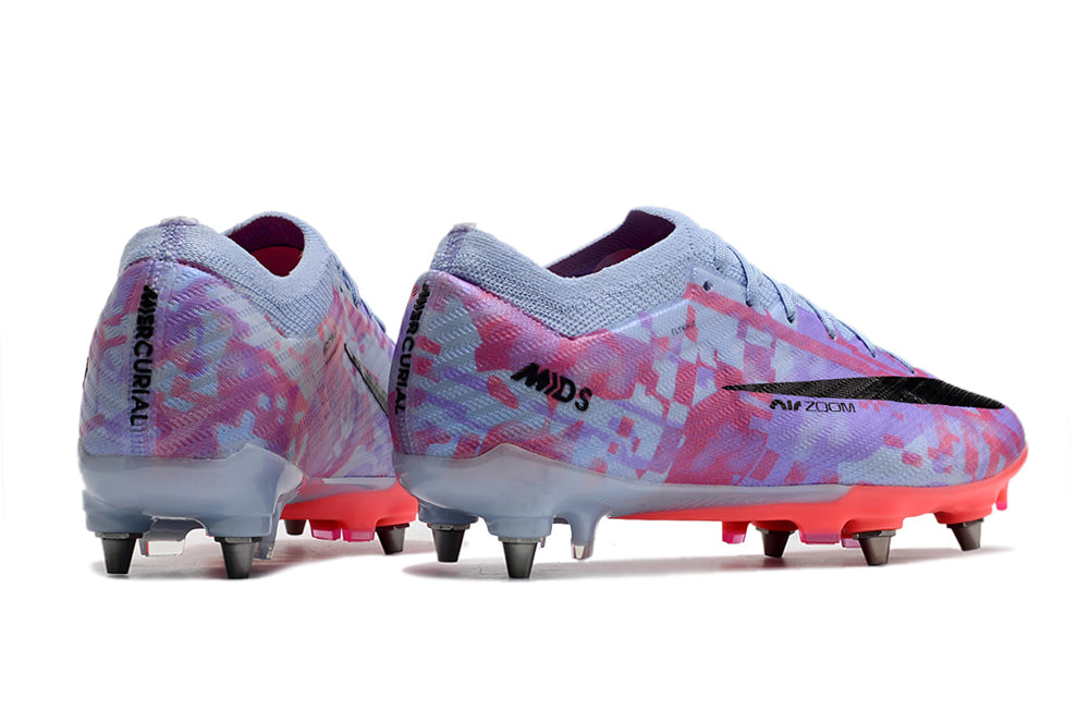 Crampons Mercurial Vapor XV Elite de Le 12 -ème Maillot, avec pointes en acier pour traction sur le terrain.