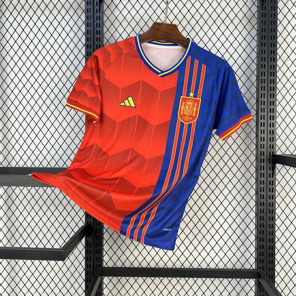 Maillot Espagne 2025 de la marque Le 12 -ème Maillot, vue de face avec les couleurs rouge et jaune du drapeau espagnol.