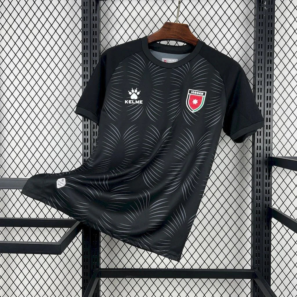 Maillot de la Jordanie pour la Coupe du Monde 2026, marque Le 12 -ème Maillot, devant avec logo et détails de l'équipe nationale.