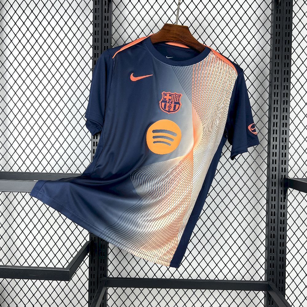 Maillot de football Barcelone 25/26 Le 12 -ème Maillot, maillot spécial A, vue de face avec le logo du club.