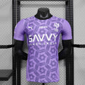 Maillot de football AL-Hilal 2024-25, maillot officiel de l'équipe, conçu par Le 12 -ème Maillot, devant avec logo et détails.