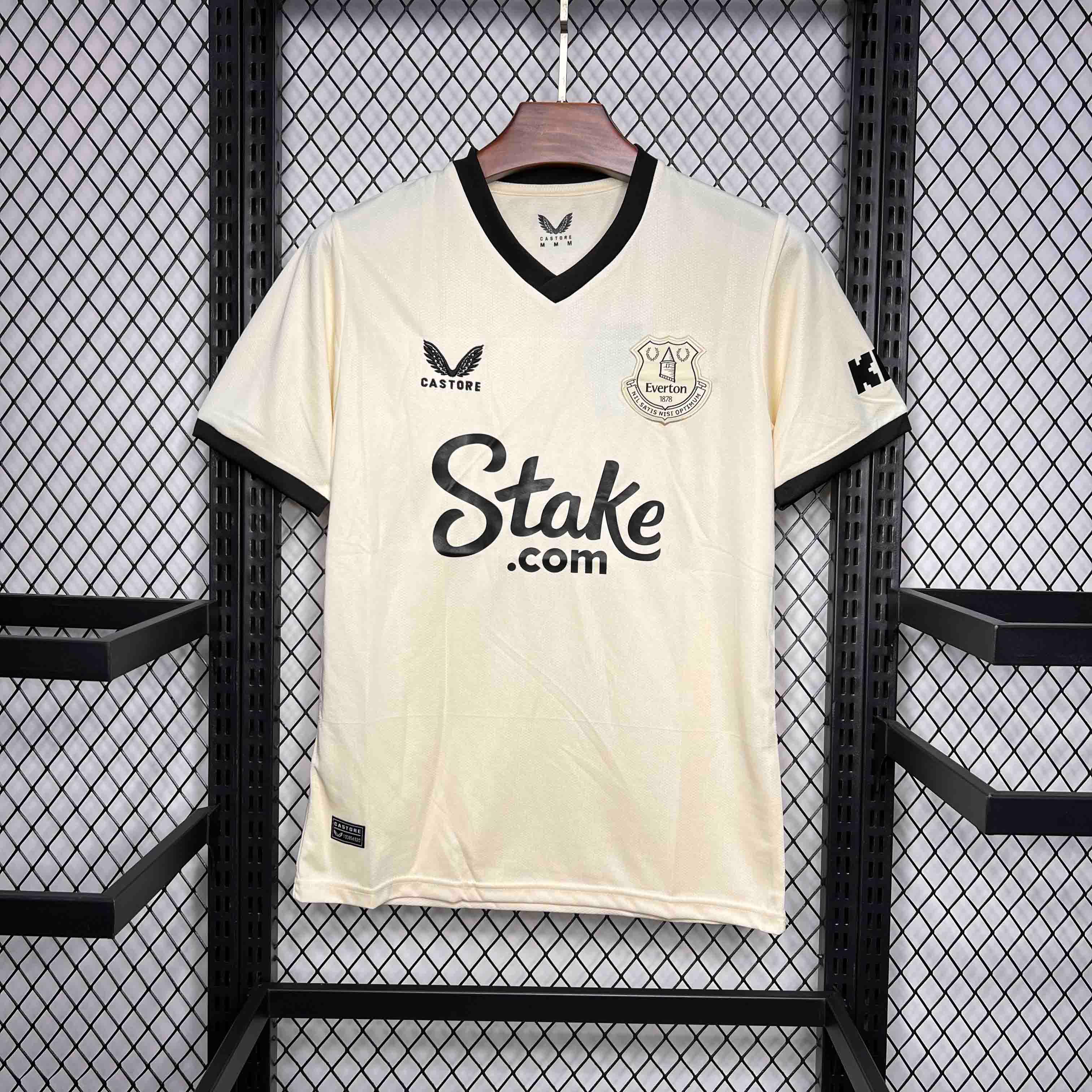 Maillot extérieur Everton 2024-25 de la marque Le 12-ème Maillot, vue frontale avec logo et détails du maillot.