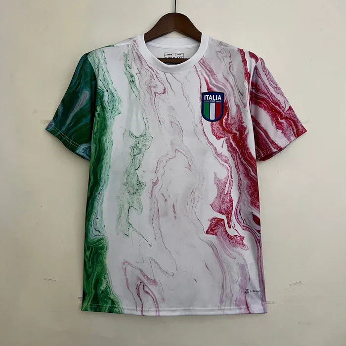 Maillot d'entraînement Italie 2023, marque Le 12-ème Maillot, en tissu léger avec logo italien visible sur le devant.