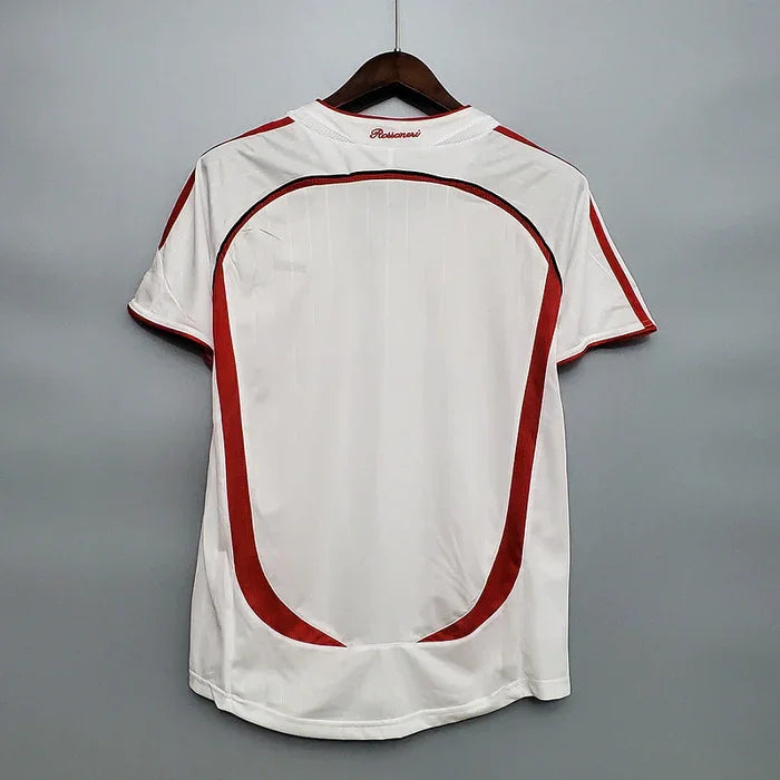 Maillot rétro de l'AC Milan saison 2006-2007, marque Le 12-ème Maillot, vue de face avec détails du design.