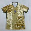 Maillot de football jaune pour enfants 25/26 Inter Milan, marque Le 12 -ème Maillot, vue de face avec logo et motifs sportifs