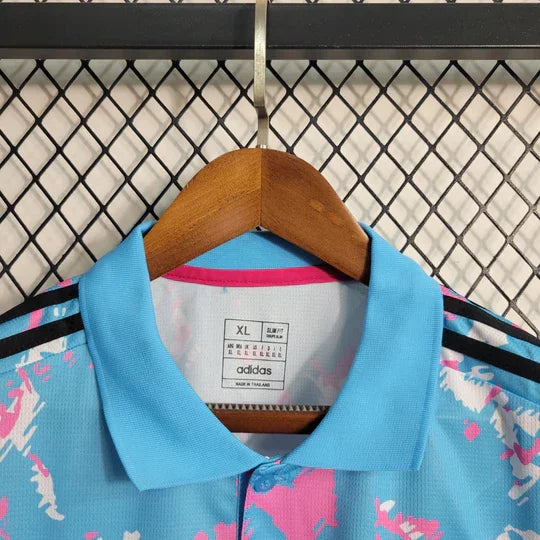 Maillot Inter Miami saison 2023-2024 édition spéciale, Le 12 -ème Maillot, devant avec logo et design unique.