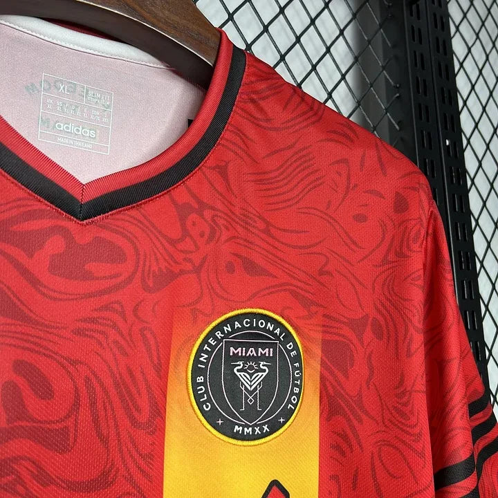 Maillot Inter Miami foot concept 2024-2025 de Le 12 -ème, maillot de football avec logo et design moderne visible sur l'image.