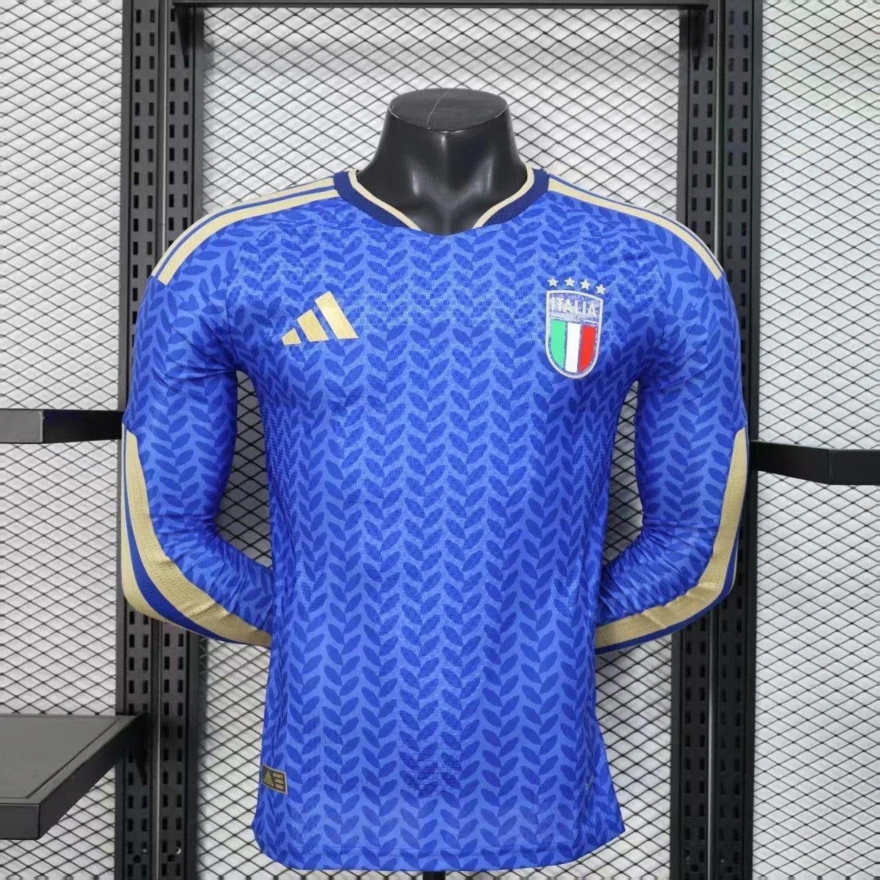 Maillot à manches longues de l'Italie Coupe du Monde 2026, marque Le 12 -ème Maillot, vu de face, design officiel et détails visibles