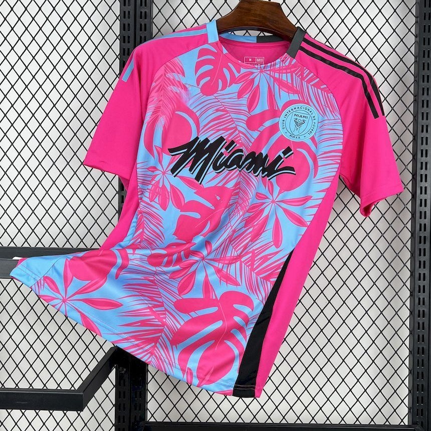 Maillot de football Inter Miami 25/26 de la marque Le 12 -ème, maillot rose spécial pour la saison.