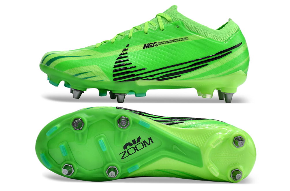 Crampons Mercurial Vapor XV Elite de Le 12 -ème Maillot, vue détaillée montrant la semelle et les pointes pour le football.
