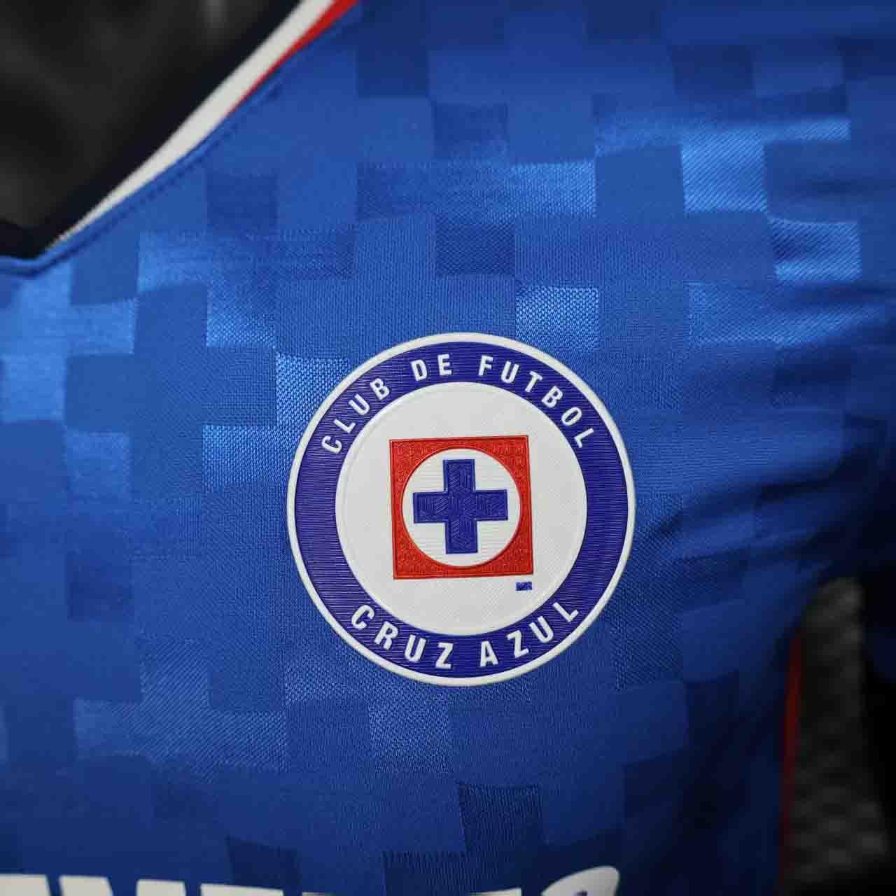 Maillot de football Chelsea 2025/26 de la marque Le 12 -ème Maillot, vue de face avec logo et détails du maillot bleu.