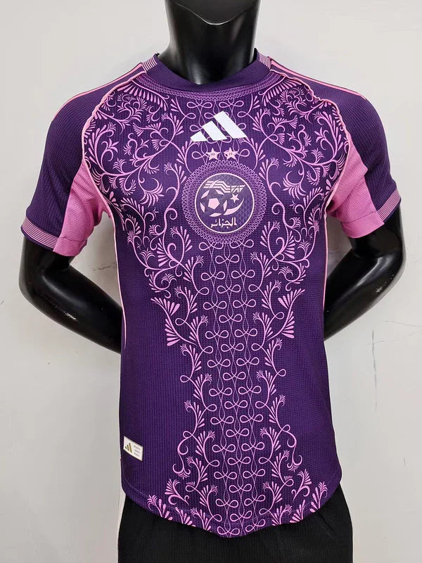 Maillot de football Algérie concept 2025-26, fabriqué par Le 12 -ème Maillot, avec le design et les couleurs de l'équipe nationale.