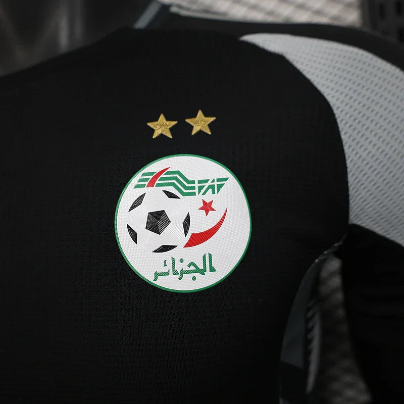 Maillot de football Algérie 2025-26, Le 12 -ème Maillot, maillot concept avec détails verts et blancs.