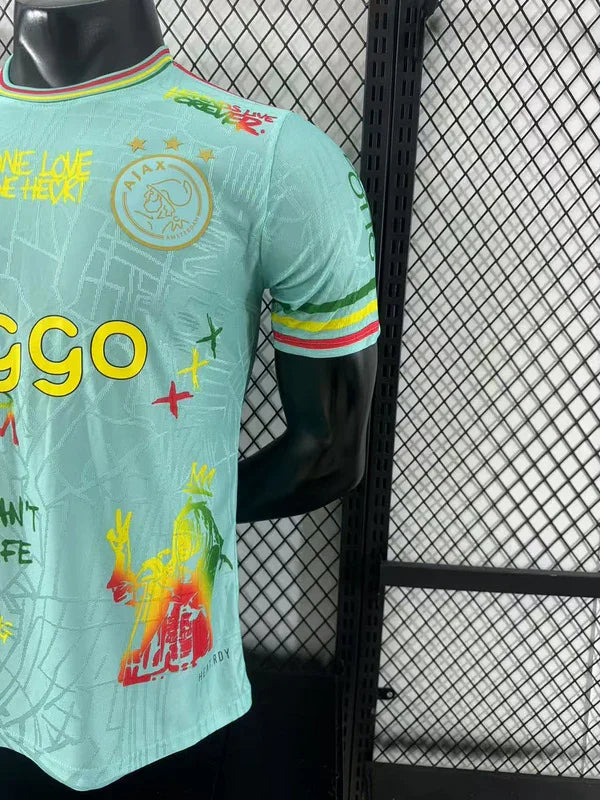 Maillot Ajax concept 2025-26 de Le 12 -ème Maillot, maillot de football avec design moderne et logo Ajax visible.