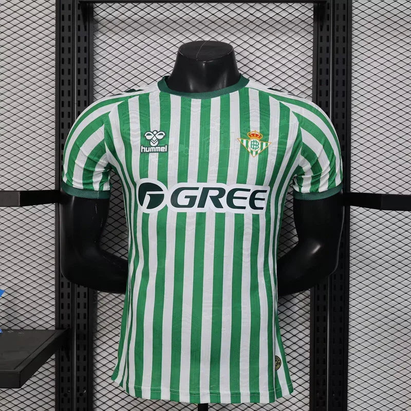 Maillot Bétis concept 2025-26 de Le 12 -ème Maillot, devant avec logo et design moderne, blanc et vert.
