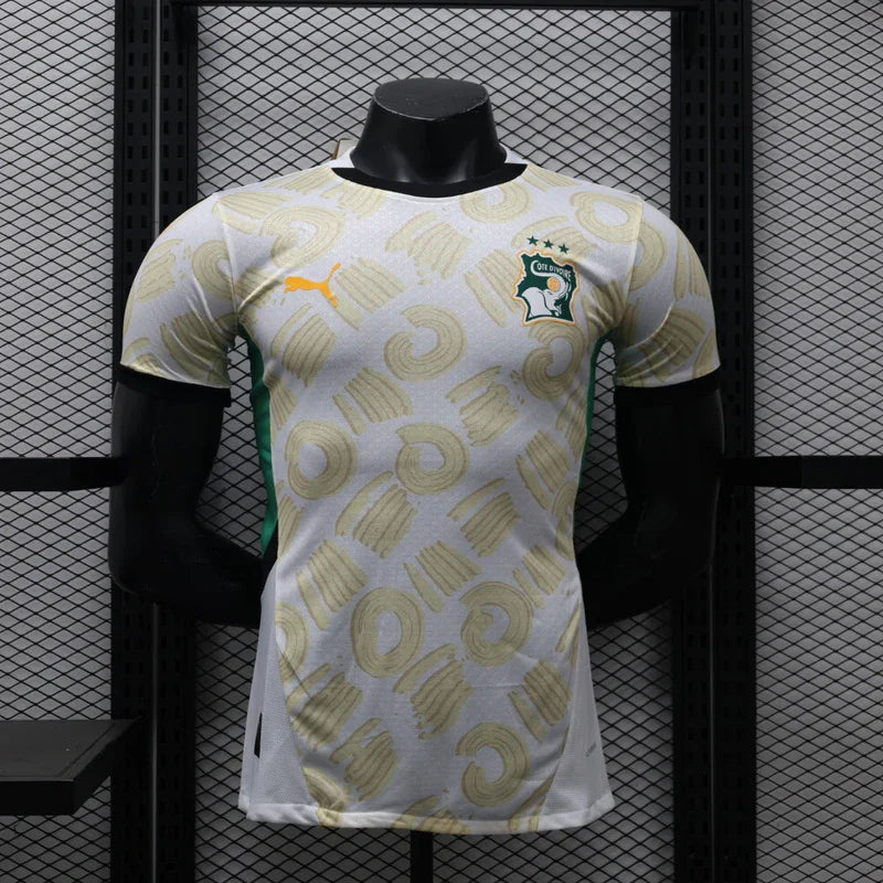 Maillot extérieur de la Côte d'Ivoire 2025, jersey de football Le 12 -ème Maillot, vue de face avec logo et design coloré