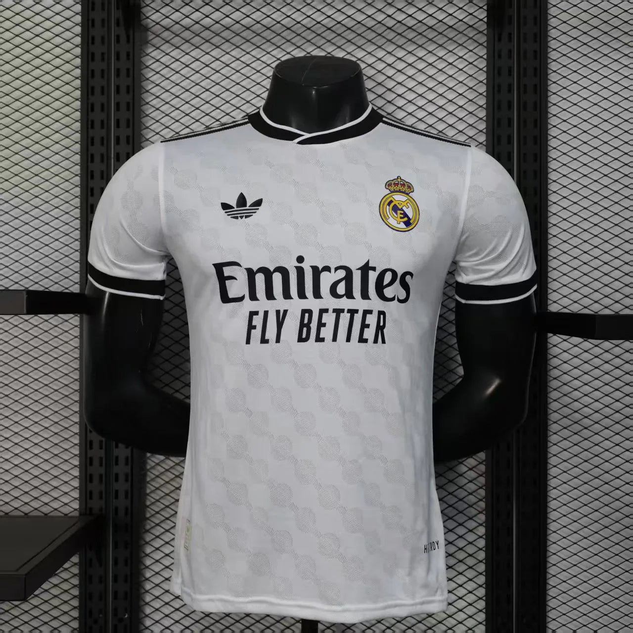 Maillot concept Real Madrid 2025-26 de la marque Le 12 -ème Maillot, vue de face avec logo et design moderne.