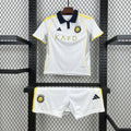 Ensemble de kit enfant Al-Nassr 2025-26, maillot et shorts, noir et jaune, logo Le 12, pour supporter l'équipe.