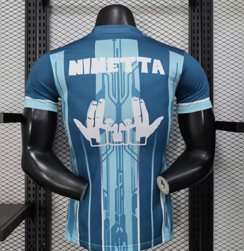Maillot de football Marseille JUL, maillot officiel de l'équipe, en bleu avec logo et détails sportifs visibles.