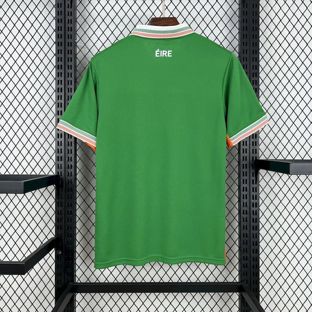 Maillot Irlande 2025 Le 12 -ème Maillot, maillot de football vert avec logo et détails sportifs visibles.