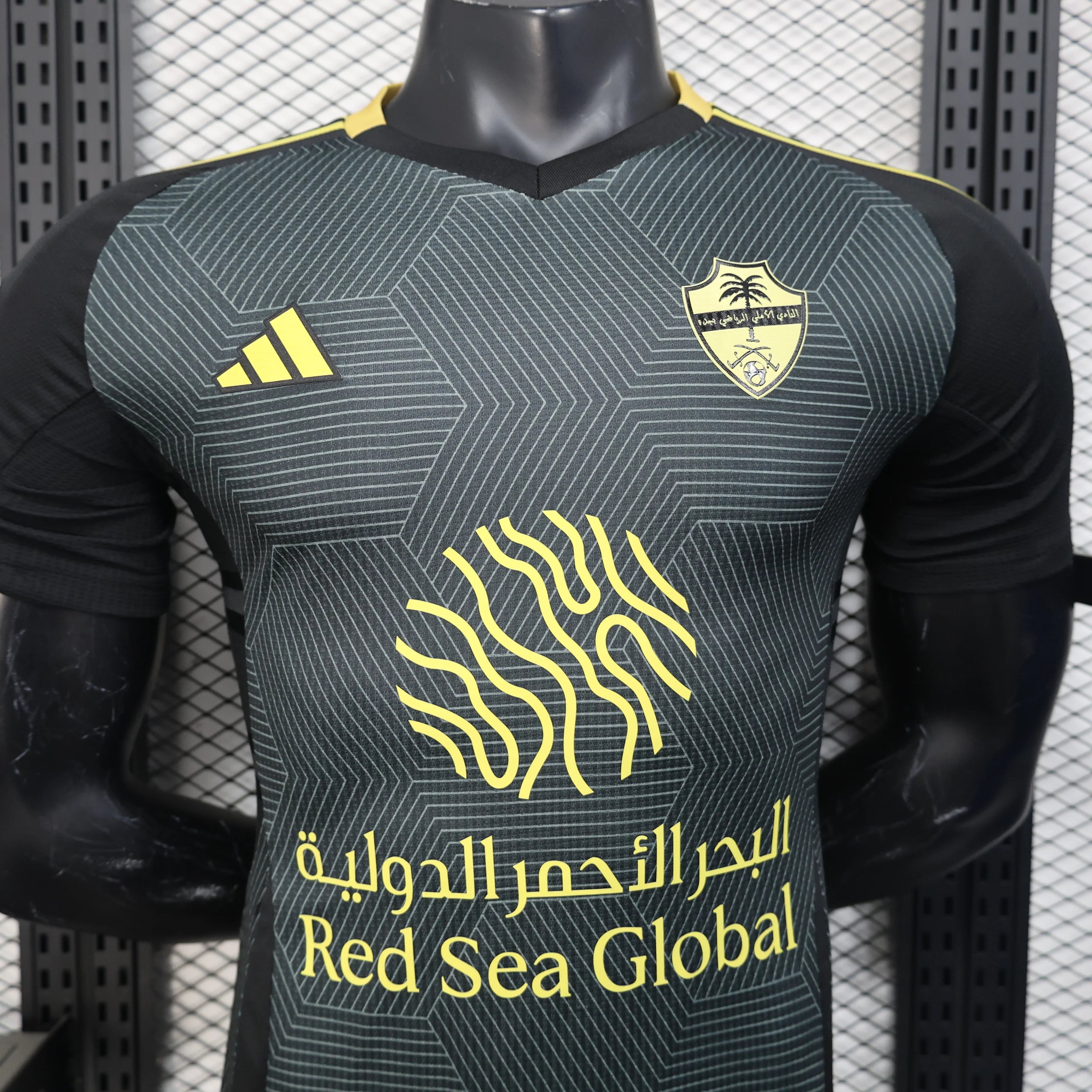 Maillot extérieur de football AL-Ahli 2025-26, marque Le 12, vue de face avec logo et détails du maillot.