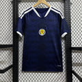 Maillot domicile Écosse 25/26 de Le 12 -ème Maillot, maillot de football avec logo et design écossais, vue de face.