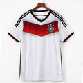Maillot domicile rétro de l'Allemagne 2014, modèle Le 12 -ème Maillot, vue de face avec logo et design traditionnel.
