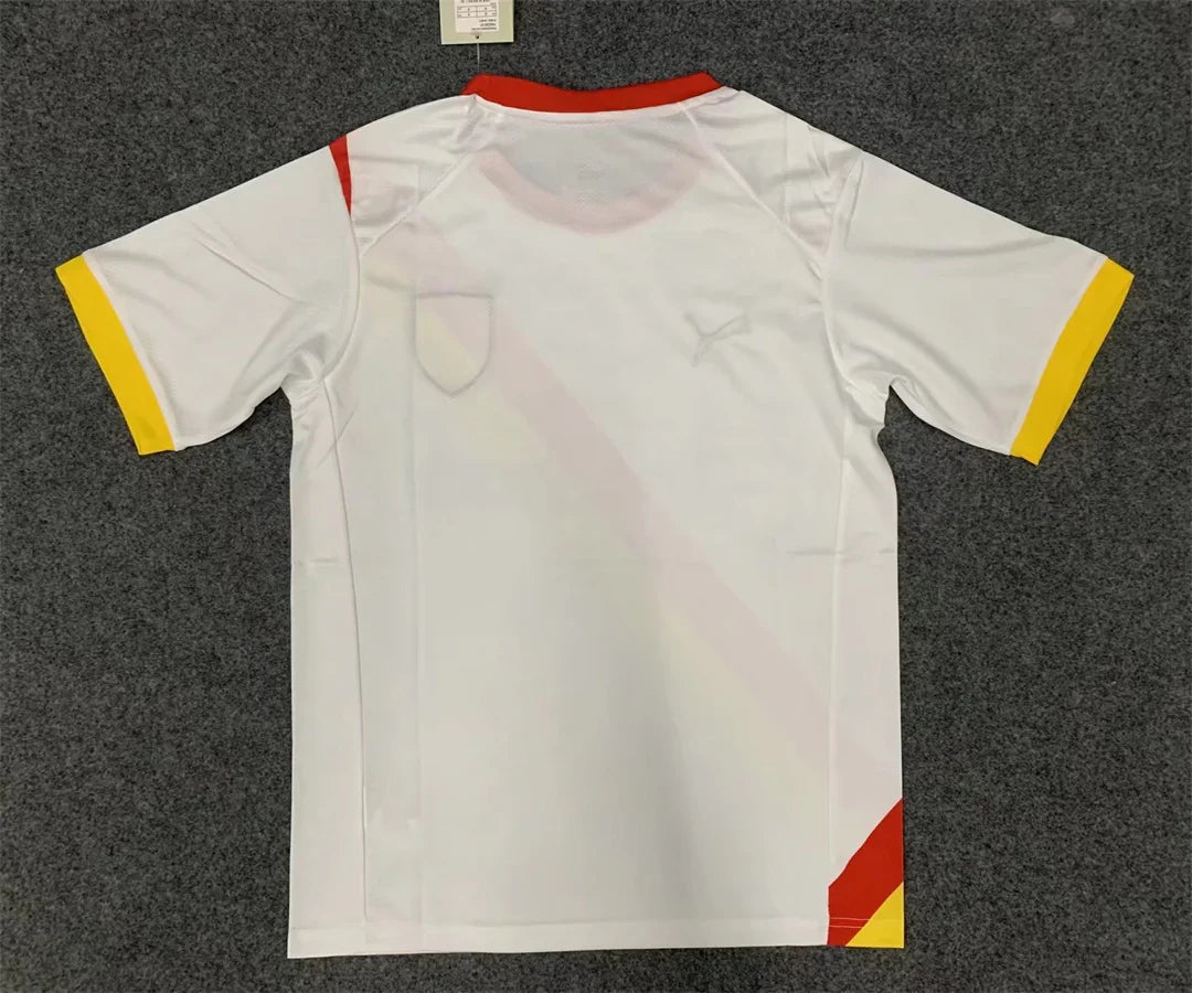 Maillot Lens 2022-23 de Le 12 -ème Maillot, maillot de football bleu avec logo et motifs, vue frontale.
