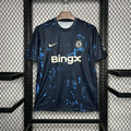 Maillot d'entraînement Chelsea 2024-2025 Le 12 -ème Maillot, maillot de football bleu avec logo du club.