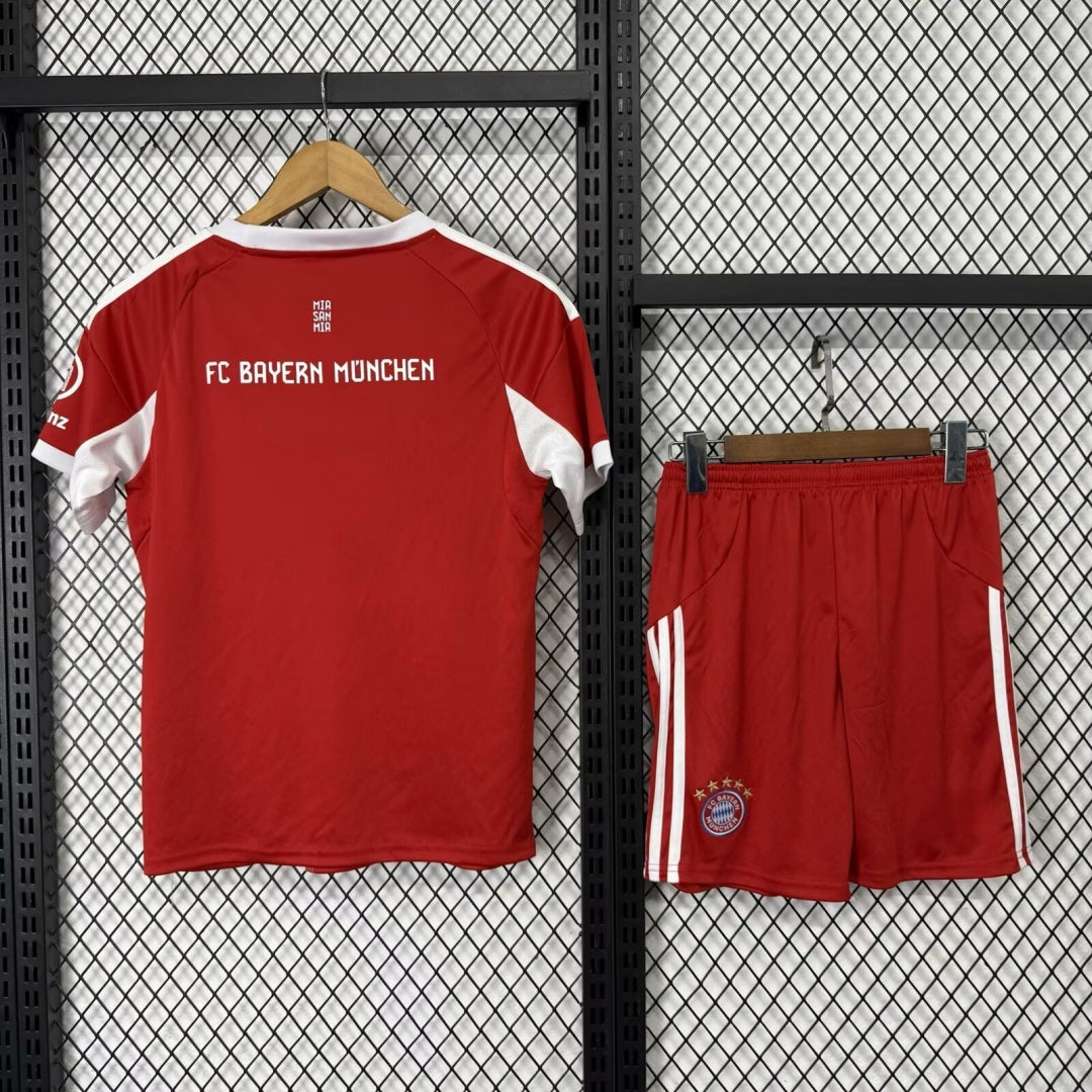 Ensemble domicile Bayern Munich 25/26 pour adulte, maillot rouge avec logo Le 12 -ème Maillot, vue de face