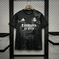Maillot de football noir Real Madrid 2024 2025, marque Le 12 -ème Maillot, avec logo et détails du club.